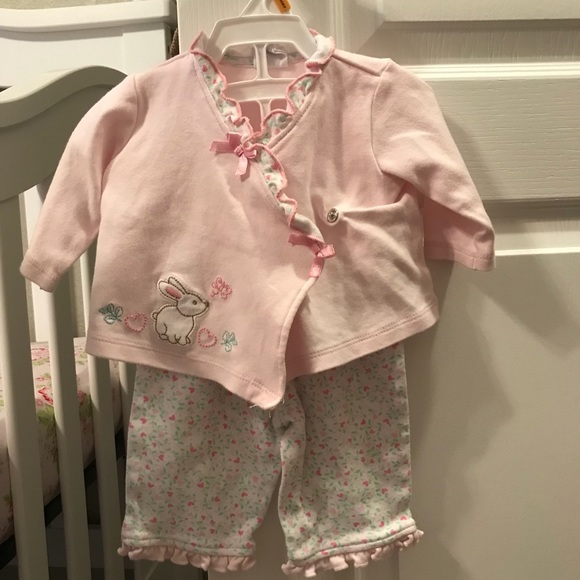 Starting Out Other - Newborn baby girl outfit